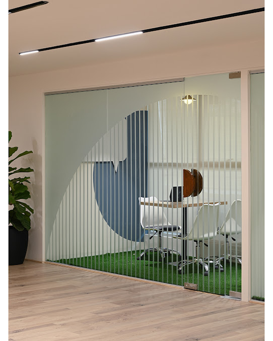 Af1qipmb9gzrrwciihjencacbu5xsdmwlxdiwv4xlm6t=s677 K No