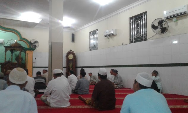 Di Masjid Diinul Qoyyimah, Author: Gilang Ramdani