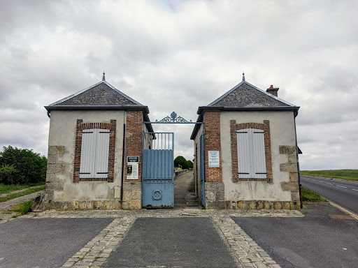 sezanne french military cemetery - Thumbnail