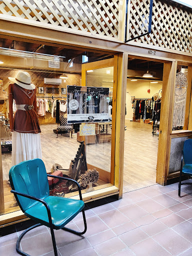 Three on the Tree Boutique - Thumbnail
