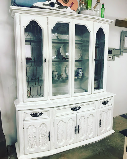 Sweet Tea's Antiques and Restoration - Thumbnail