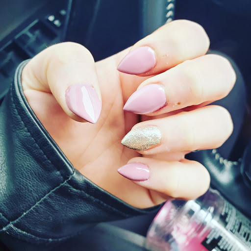 NAILS NOW - Visual