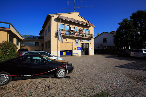 Autocarrozzeria F.lli Padovani Di Padovani & C. Snc
