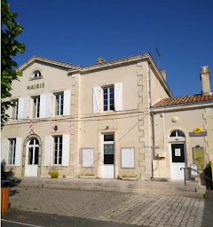 Photo n°2 de La Poste Agence Communale à Saint-Hilaire-la-Palud (Poste)