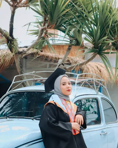 JASA FOTO WISUDA - PREWEDDING - PRODUK - KATALOG