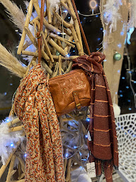 Photo n°6 de Look coiffure centre de bien être capillaire Delmée Fabien coiffeur Énergéticien à Courrières (Salon de coiffure)