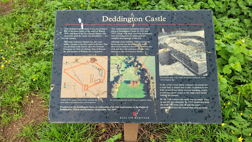 Deddington Castle Logo