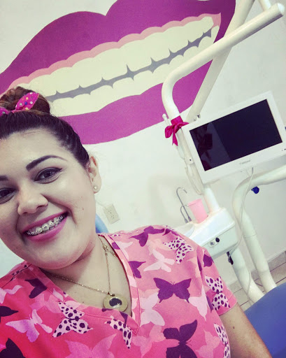 C. Dentista Amairany Medina Reyes - Thumbnail