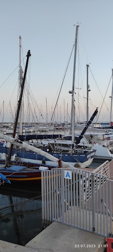 GOLFE DE L'HOMME-OISEAU (RDV des beaux yachts à Port Camargue)