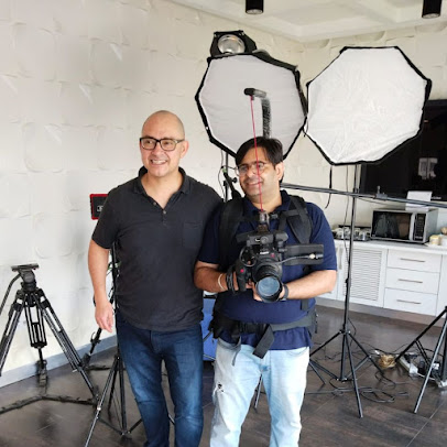 Af1qipmbti2vpvfjeagstpmadpqxeuz1zwic7s7cvk7f=s406 K No