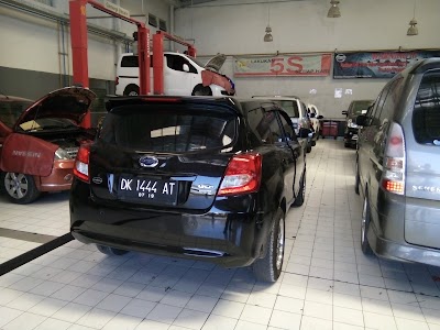 Photos of Nissan Datsun dealer Bali