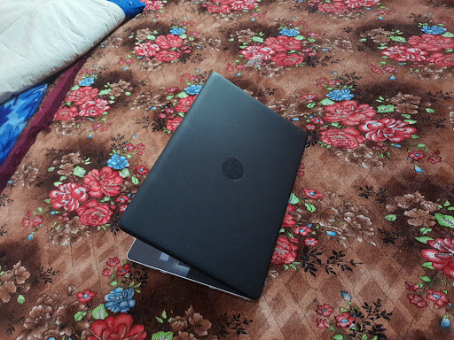 Hp Pavillion 15. 7th Generation intel Core i3.4gb Ram.1tb hdd. Windows 10 64 Bit preloaded.
