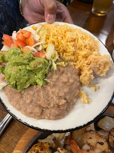 Cancun's Ameri-mex Restaurant - Visual