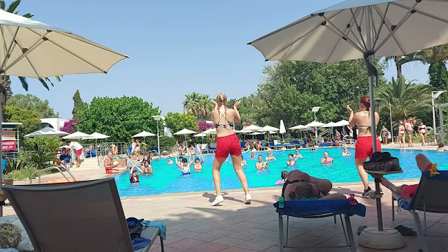 http://www.caraviabeach.gr/