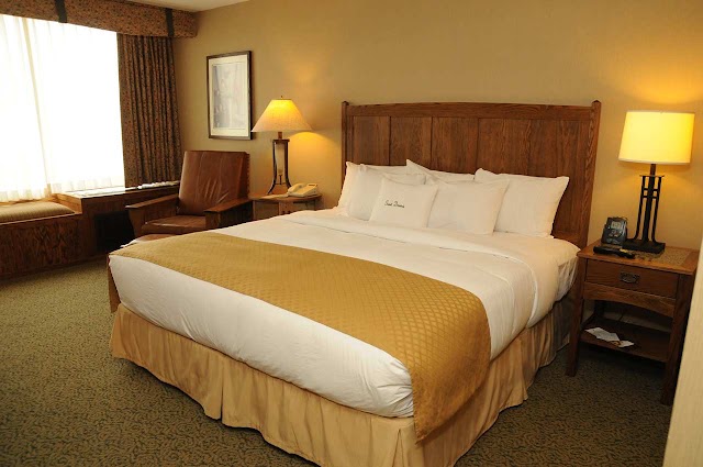 DoubleTree by Hilton Hotel Libertyville - Mundelein