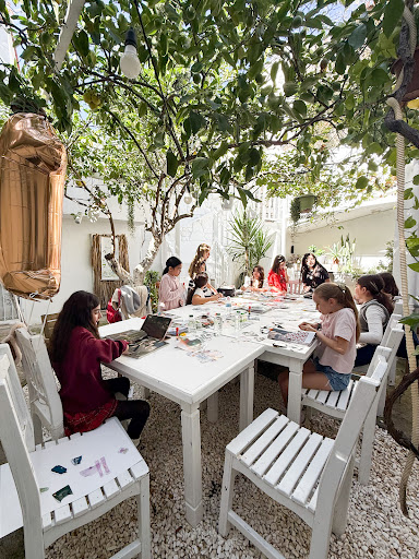 DIY and Green / Art & Coffee Shop