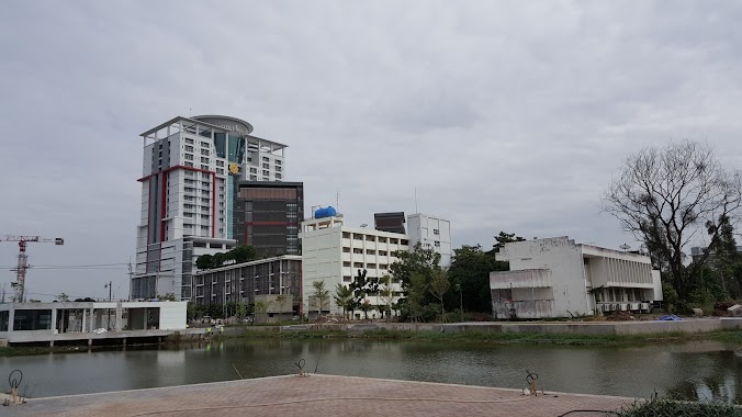 Panyananthaphikkhu Chonprathan Medical Center, Author: Sakrapee Wantanaphorn