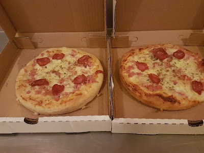 Photos of T&iacute;o M&iacute;tchell Pizza