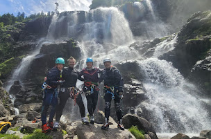 Photo n°8 de Anto Canyoning Ariege à Saurat (Centre de sports d'aventure)