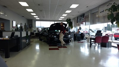 Photos of Dan Hatfield Chrysler Jeep Dodge