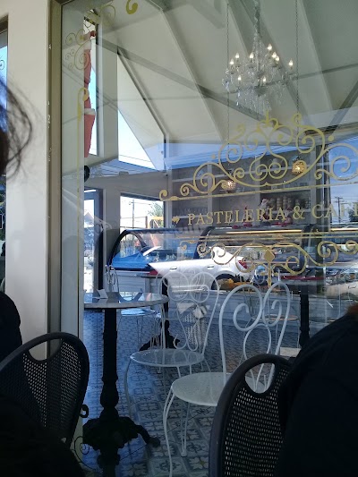 Photos of Croissant - Pasteler&iacute;a Y caf&eacute;