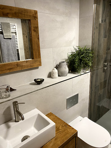 Ultimate Bathrooms - Visual