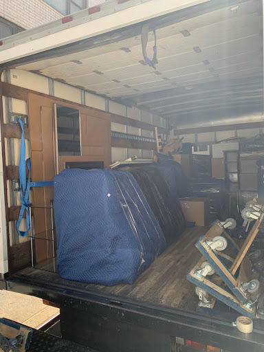 Quick Bee Moving/ Movers/ Junk Removal - Thumbnail