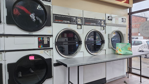Gregorys Laundry - Visual