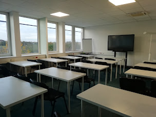 Photo n°1 de Ecole des Metiers du Service du Comme EMSCA à Bussy-Saint-Georges (Centre de formation)