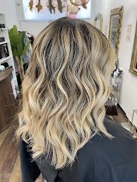 Photo n°24 de Ambiance coiffure à Aix-les-Bains (Salon de coiffure)