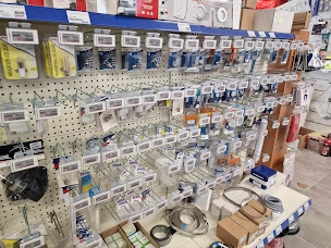 Photo n°10 de USHIP PORT MEDOC-TYALAN ACCASTILLAGE à Le Verdon-sur-Mer (Magasin de moteurs hors-bord)