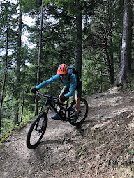 Photo n°42 de SportAixTrem à Aix-les-Bains (Magasin de vêtements de sport)