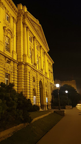 Komentari i recenzije Hrvatsko narodno kazalište u Zagrebu