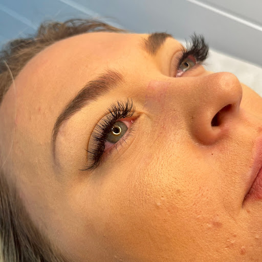 Emily’s Lashes - Thumbnail