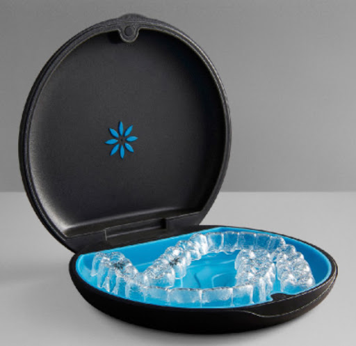 Ortodoncia Invisible (Invisalign) - Thumbnail