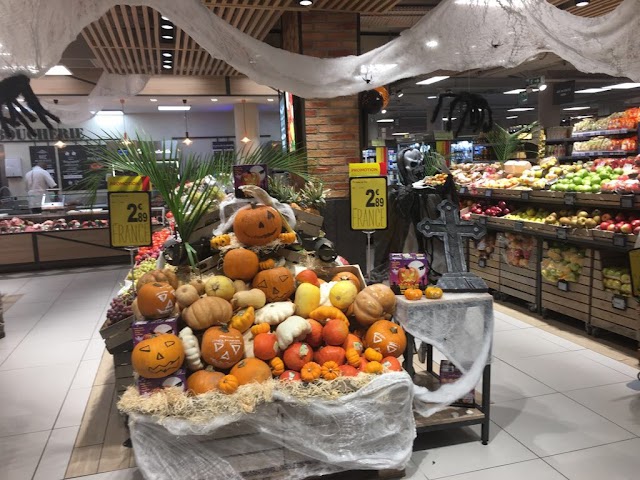 Carrefour market