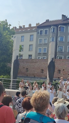 Comentarii opinii despre Bazylika św. Michała Archanioła i św. Stanisława w Krakowie