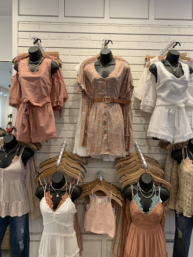 Brooklynn's - Visual