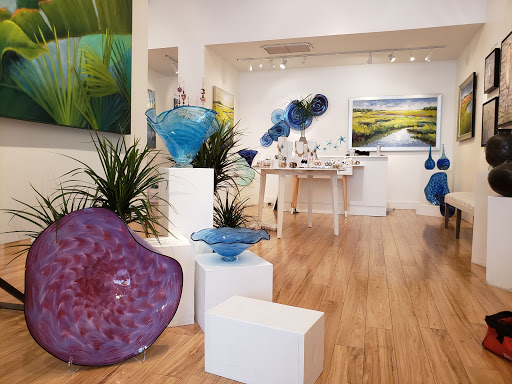 Plum Gallery - Visual