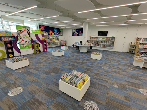 Hemel Hempstead Library Logo