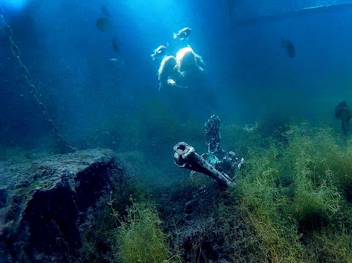 Gray Quarry - Visual