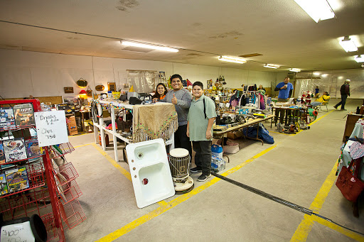 Dave's Place Flea Market - Thumbnail
