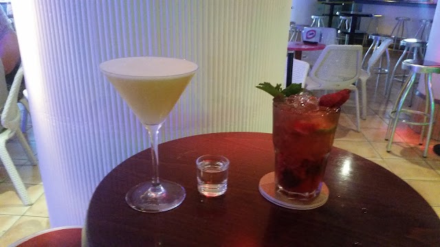 Charlies Bar