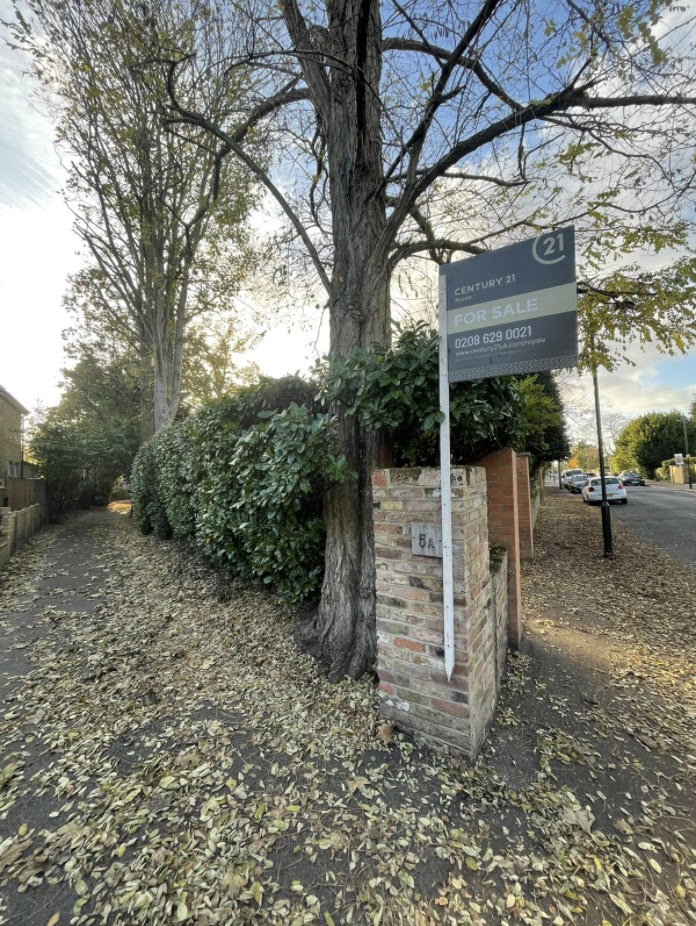 Century 21 Royale photo 3