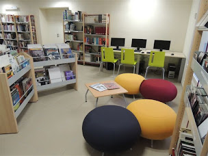 Photo n°3 de Médiathèque de Saint Andiol à Saint-Andiol (Bibliothèque municipale)