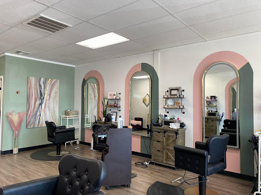 Pretty Beauty Bar Eyelash Spa & Salon - Thumbnail