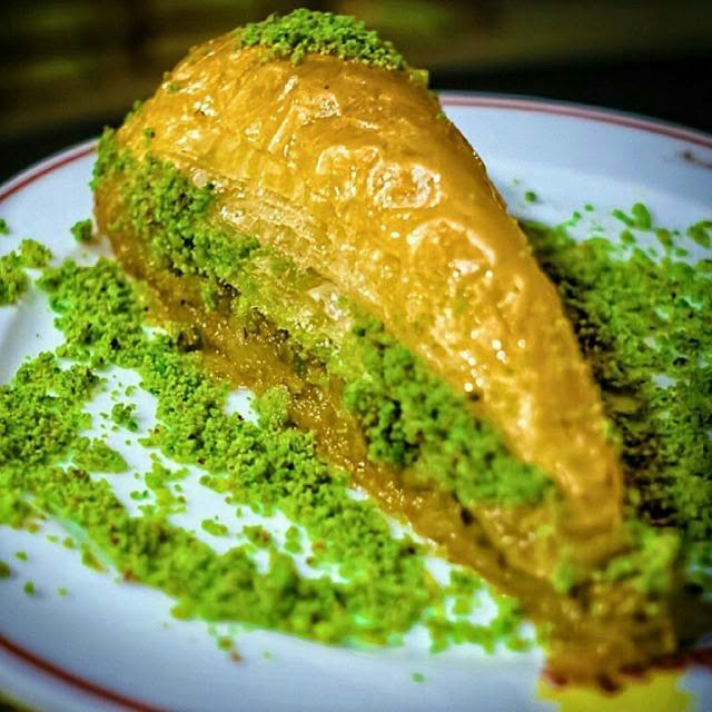 Baklavacı Güllüoğlu M.Nejat Güllü