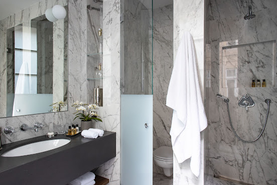 Esprit Saint Germain by null