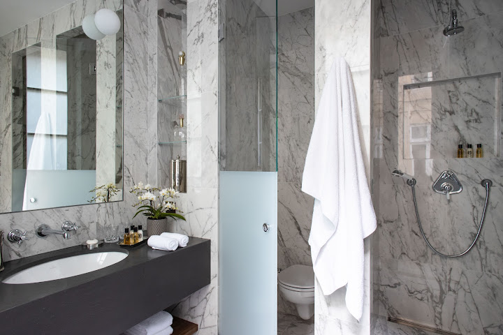 Esprit Saint Germain by null