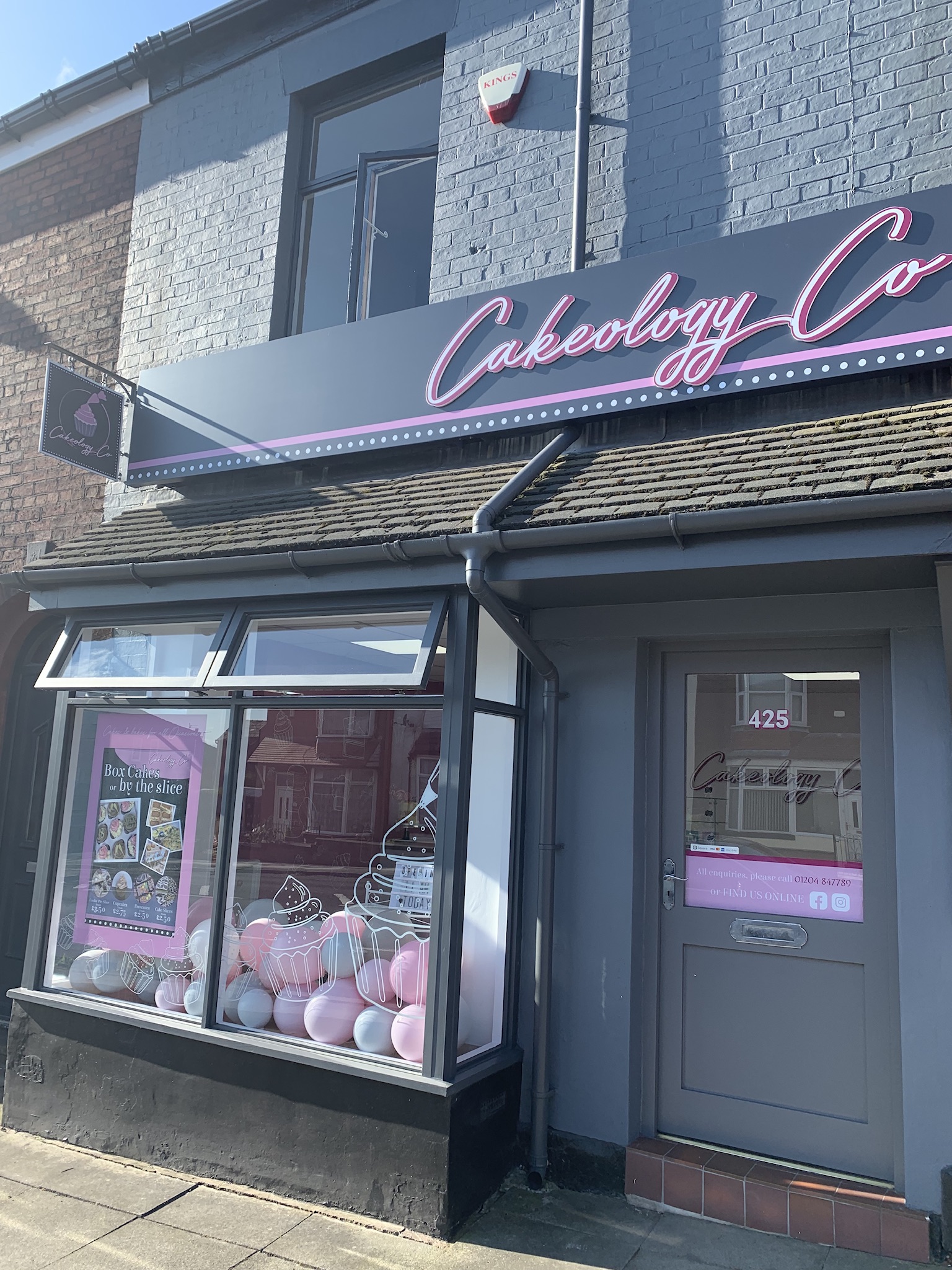 Cakeology Co - Cakes & Sweets - photo 1